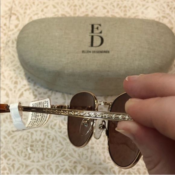 Ellen DeGeneres Sunglasses - Picture 5 of 8